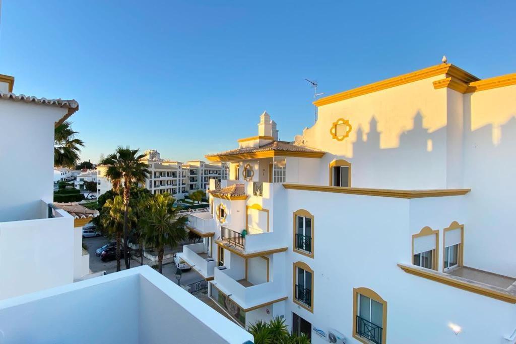 Albufeira Central Apartment, 10 Mins Walk To Beach Exterior photo