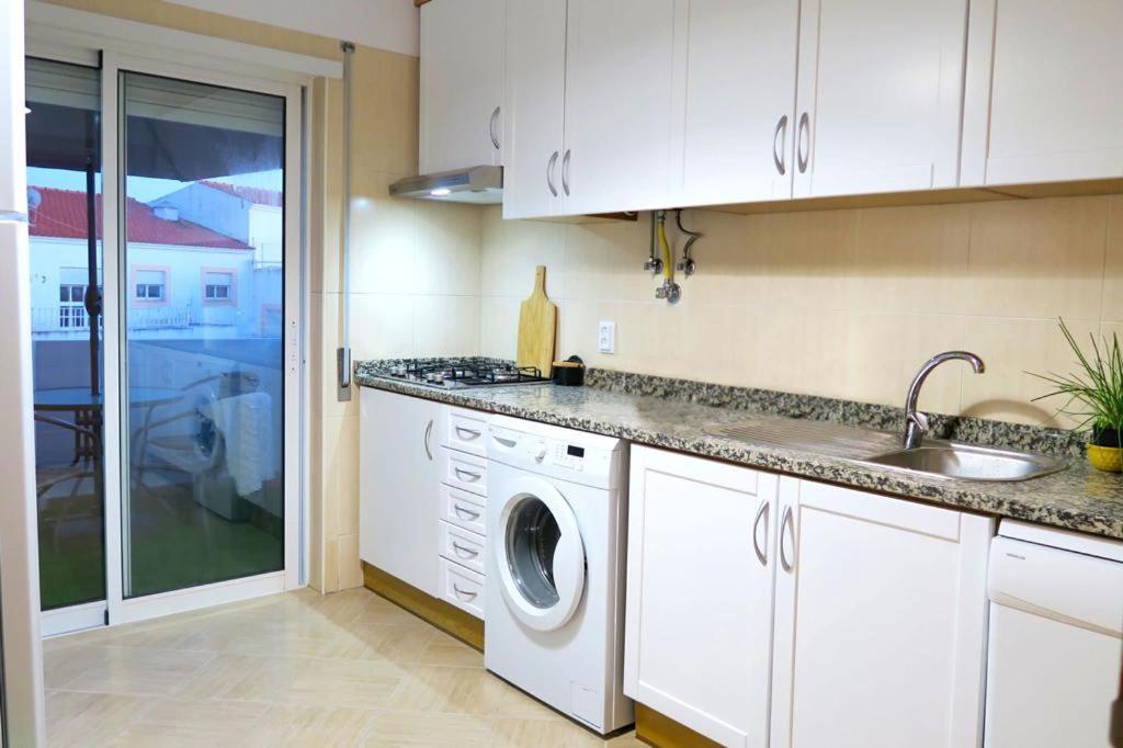 Albufeira Central Apartment, 10 Mins Walk To Beach Exterior photo